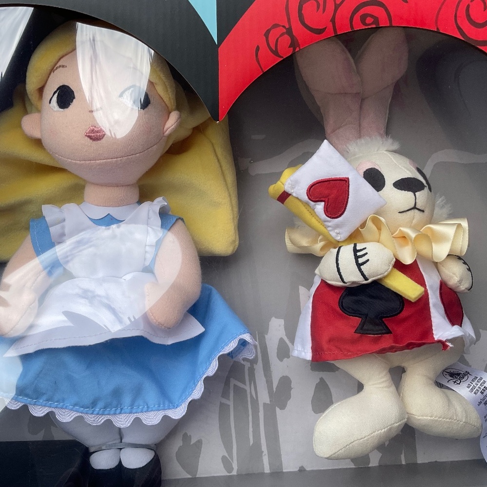 Disney Alice in wounderland plush set